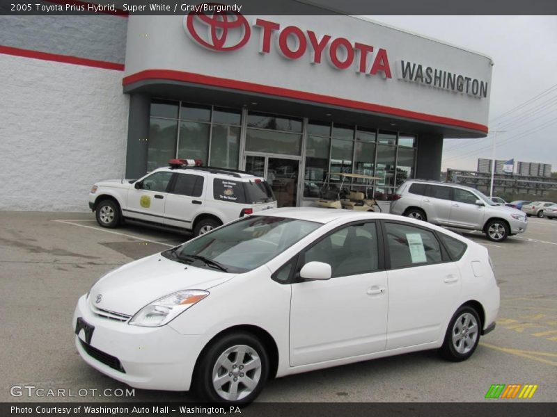 Super White / Gray/Burgundy 2005 Toyota Prius Hybrid