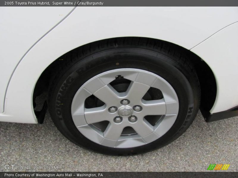 Super White / Gray/Burgundy 2005 Toyota Prius Hybrid