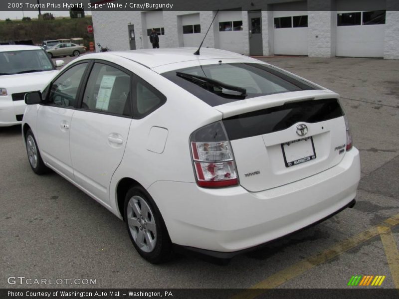 Super White / Gray/Burgundy 2005 Toyota Prius Hybrid