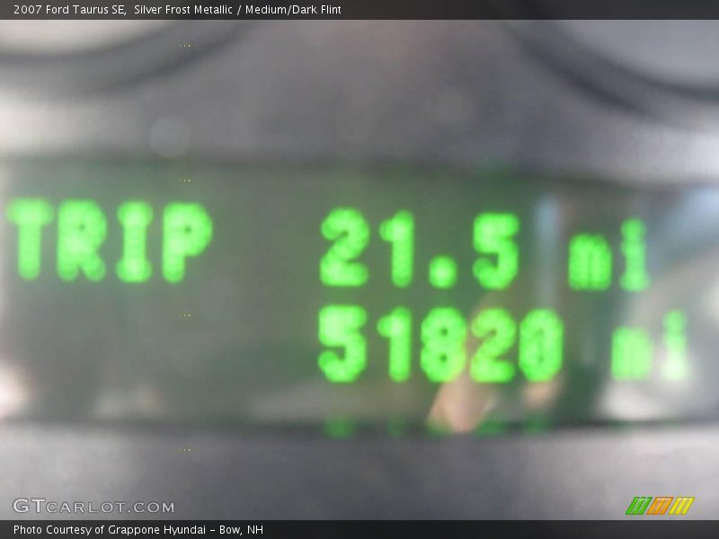 Silver Frost Metallic / Medium/Dark Flint 2007 Ford Taurus SE
