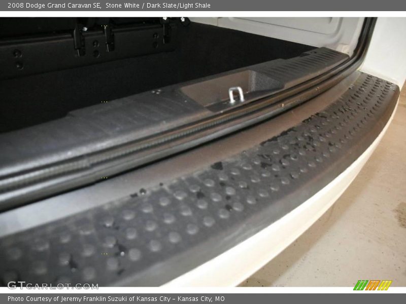 Stone White / Dark Slate/Light Shale 2008 Dodge Grand Caravan SE