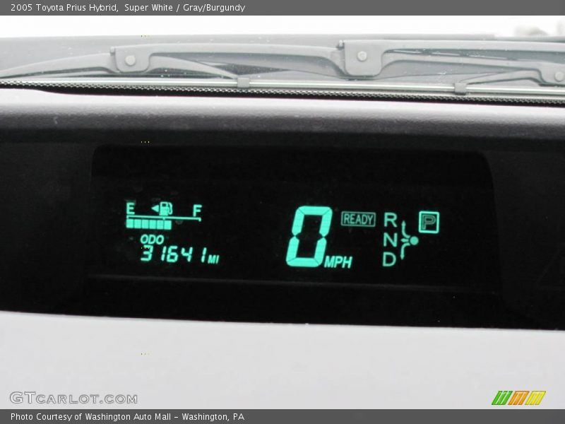 Super White / Gray/Burgundy 2005 Toyota Prius Hybrid