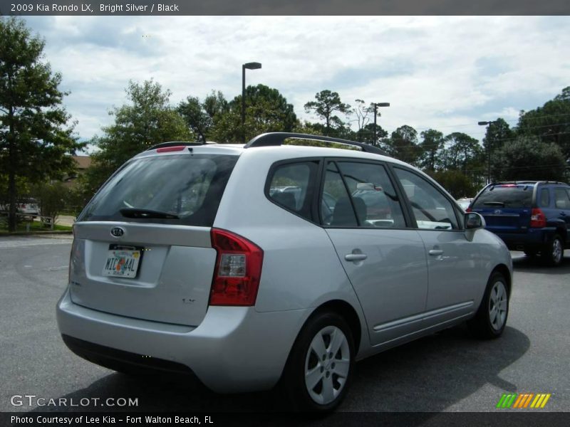 Bright Silver / Black 2009 Kia Rondo LX