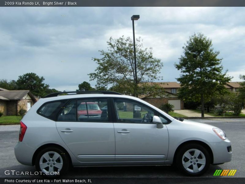 Bright Silver / Black 2009 Kia Rondo LX