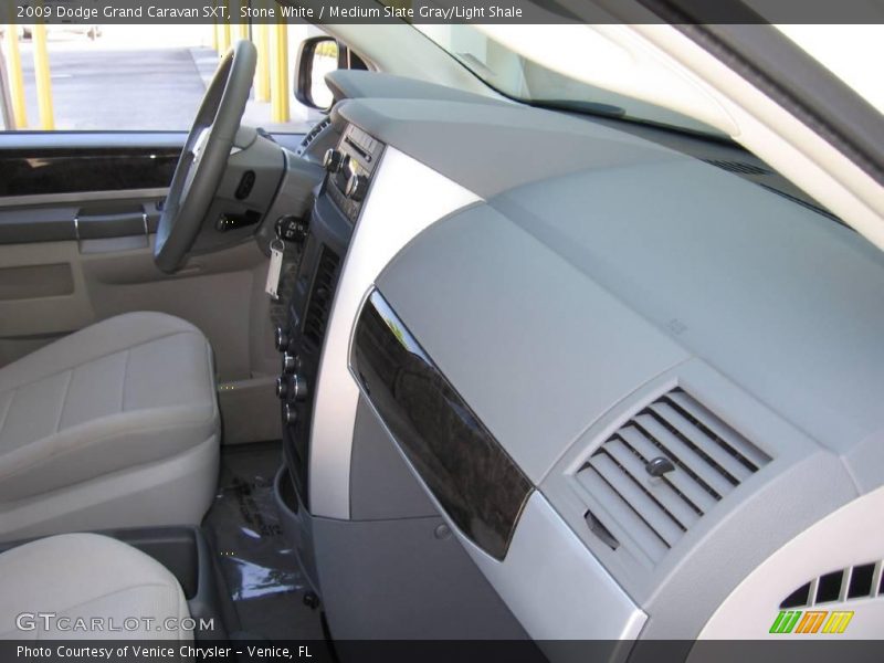 Stone White / Medium Slate Gray/Light Shale 2009 Dodge Grand Caravan SXT
