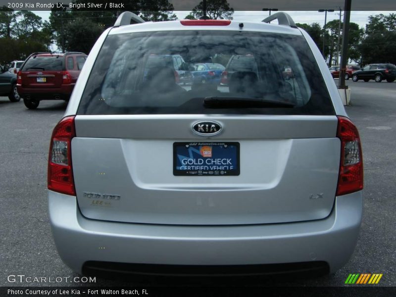 Bright Silver / Black 2009 Kia Rondo LX