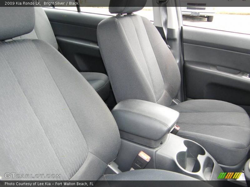 Bright Silver / Black 2009 Kia Rondo LX