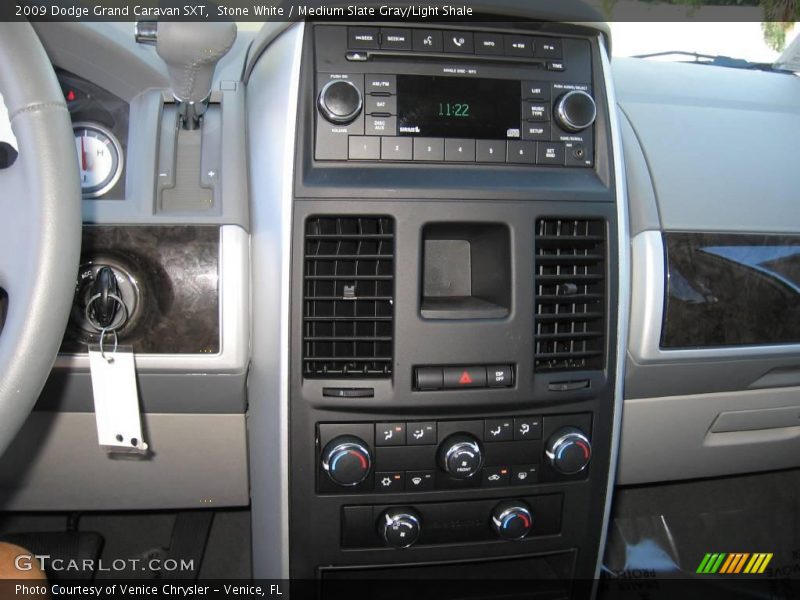 Stone White / Medium Slate Gray/Light Shale 2009 Dodge Grand Caravan SXT