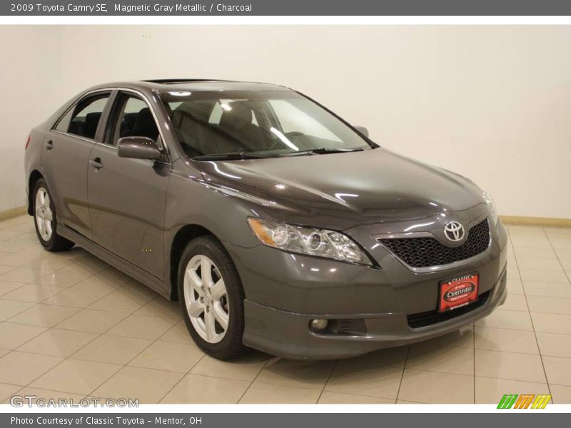 Magnetic Gray Metallic / Charcoal 2009 Toyota Camry SE