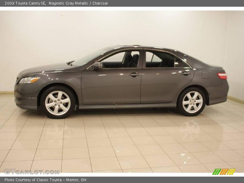 Magnetic Gray Metallic / Charcoal 2009 Toyota Camry SE