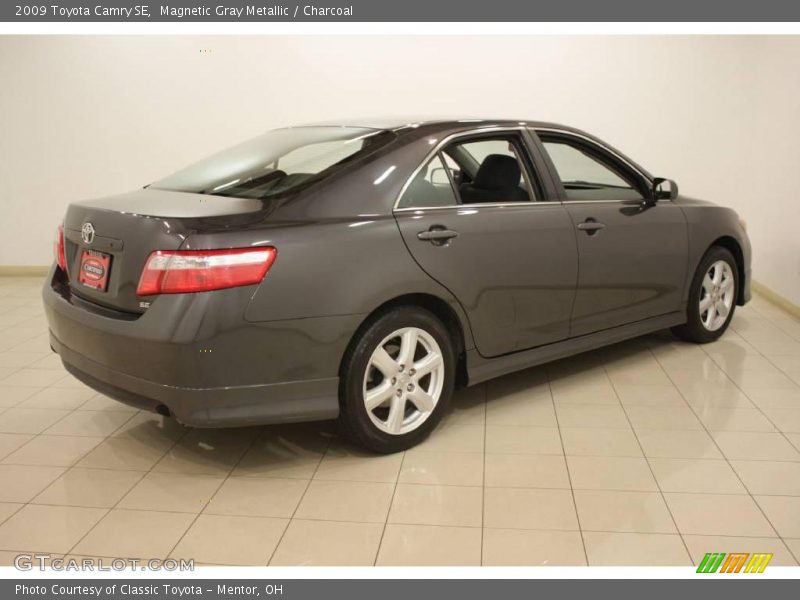 Magnetic Gray Metallic / Charcoal 2009 Toyota Camry SE