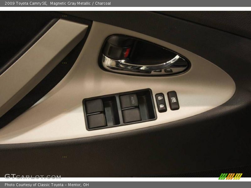 Magnetic Gray Metallic / Charcoal 2009 Toyota Camry SE