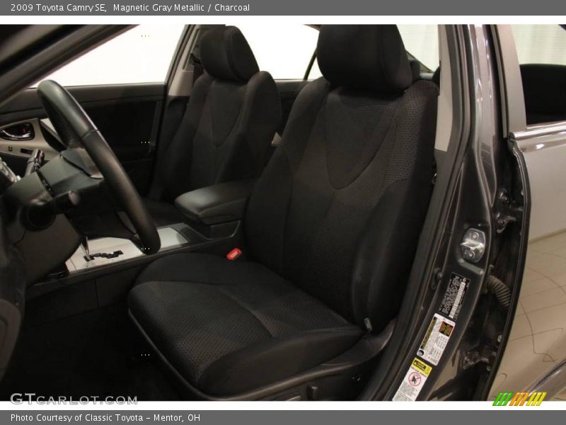 Magnetic Gray Metallic / Charcoal 2009 Toyota Camry SE