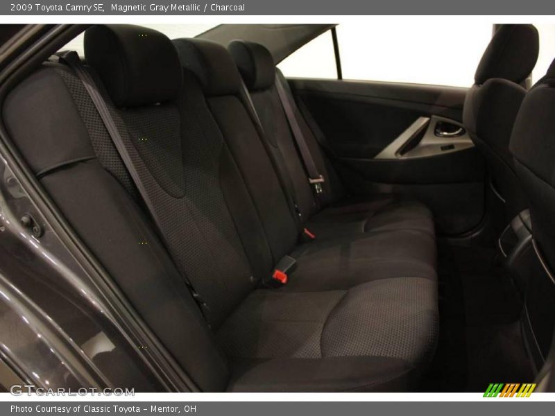 Magnetic Gray Metallic / Charcoal 2009 Toyota Camry SE