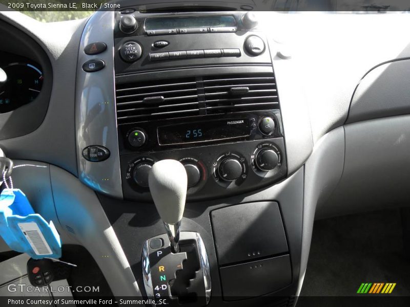 Black / Stone 2009 Toyota Sienna LE