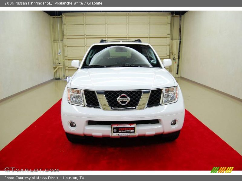 Avalanche White / Graphite 2006 Nissan Pathfinder SE