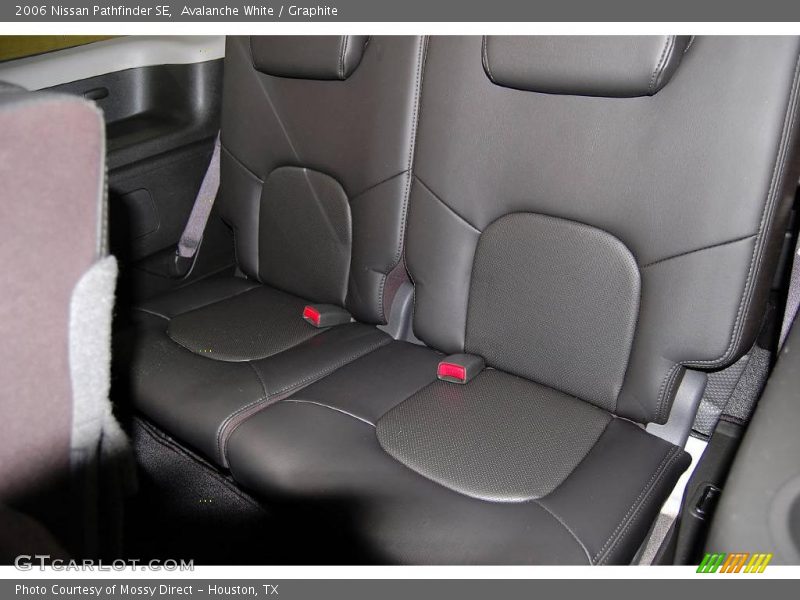 Avalanche White / Graphite 2006 Nissan Pathfinder SE