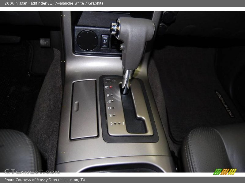Avalanche White / Graphite 2006 Nissan Pathfinder SE