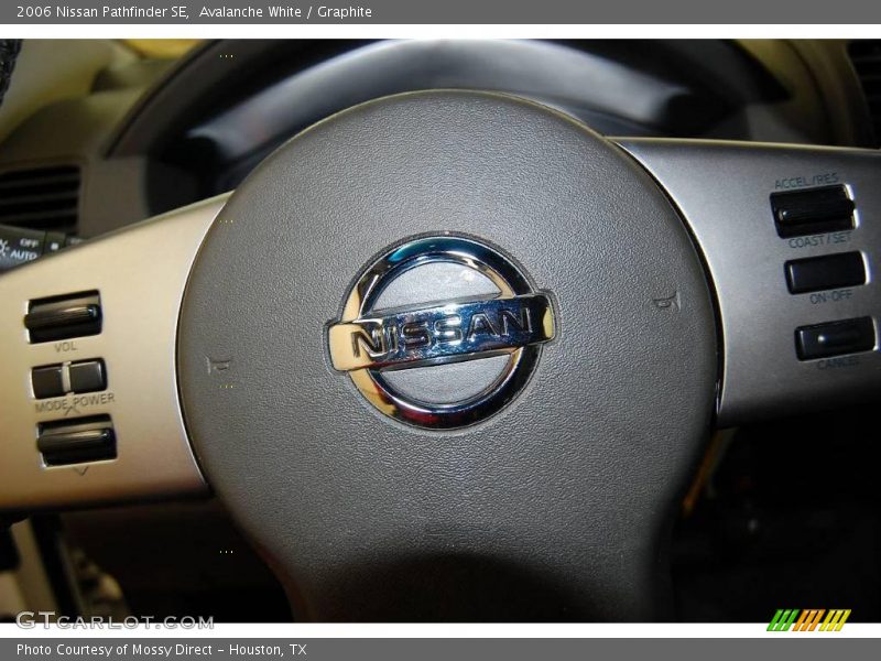 Avalanche White / Graphite 2006 Nissan Pathfinder SE