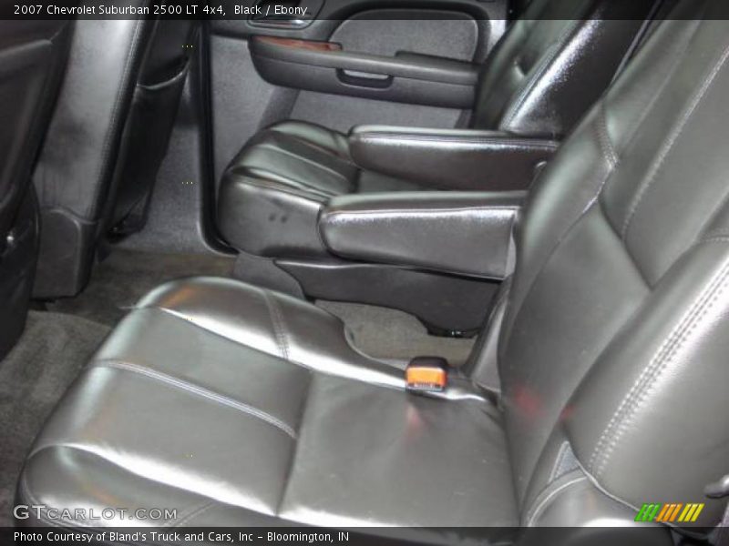 Black / Ebony 2007 Chevrolet Suburban 2500 LT 4x4
