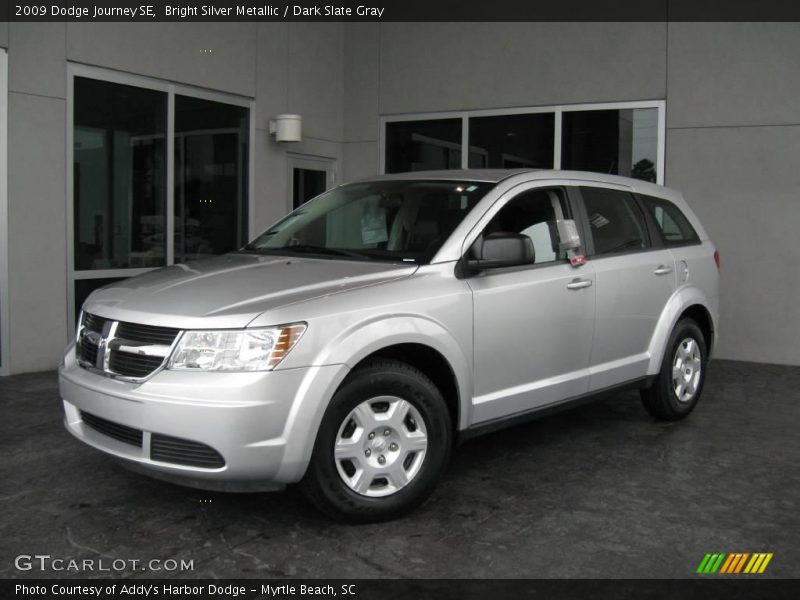 Bright Silver Metallic / Dark Slate Gray 2009 Dodge Journey SE
