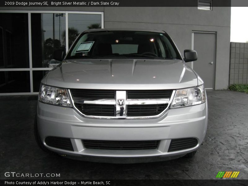 Bright Silver Metallic / Dark Slate Gray 2009 Dodge Journey SE