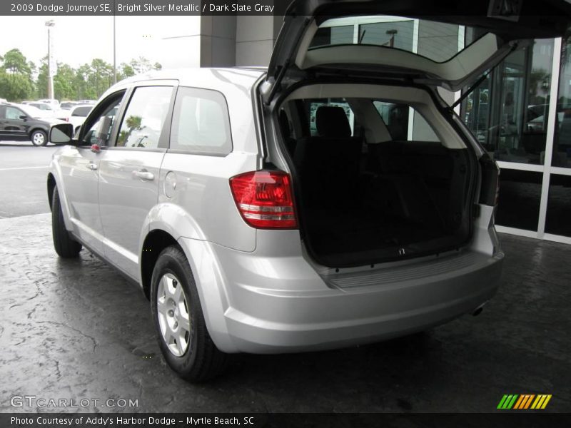 Bright Silver Metallic / Dark Slate Gray 2009 Dodge Journey SE
