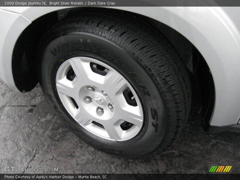 Bright Silver Metallic / Dark Slate Gray 2009 Dodge Journey SE