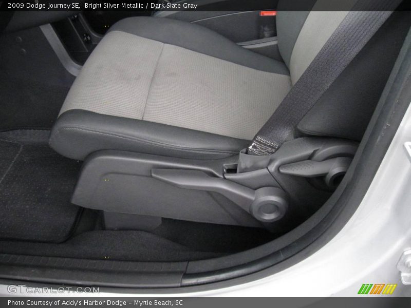 Bright Silver Metallic / Dark Slate Gray 2009 Dodge Journey SE