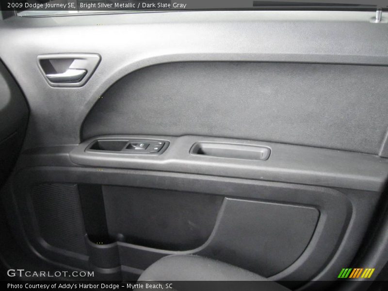 Bright Silver Metallic / Dark Slate Gray 2009 Dodge Journey SE