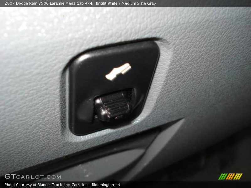 Bright White / Medium Slate Gray 2007 Dodge Ram 3500 Laramie Mega Cab 4x4