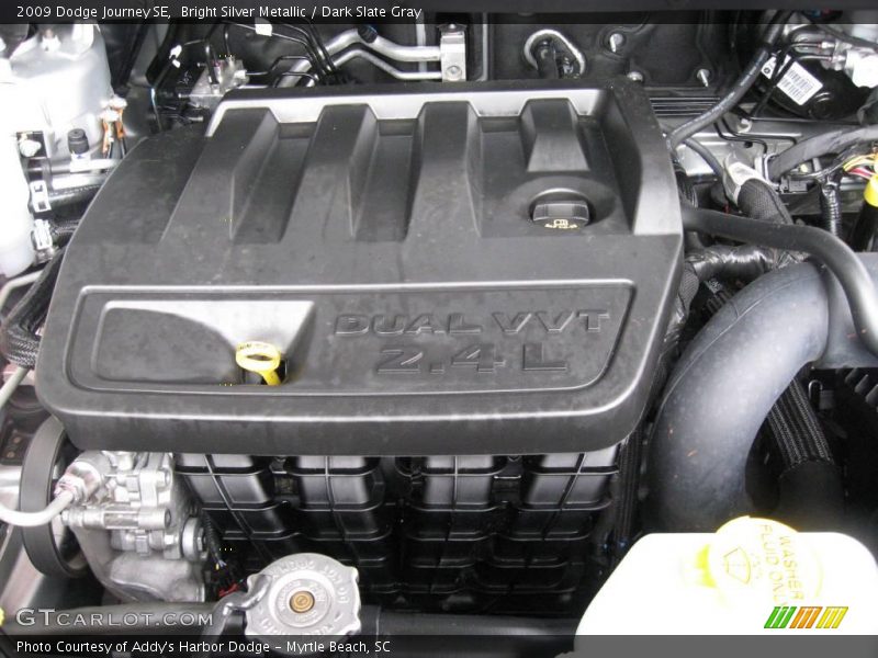 Bright Silver Metallic / Dark Slate Gray 2009 Dodge Journey SE