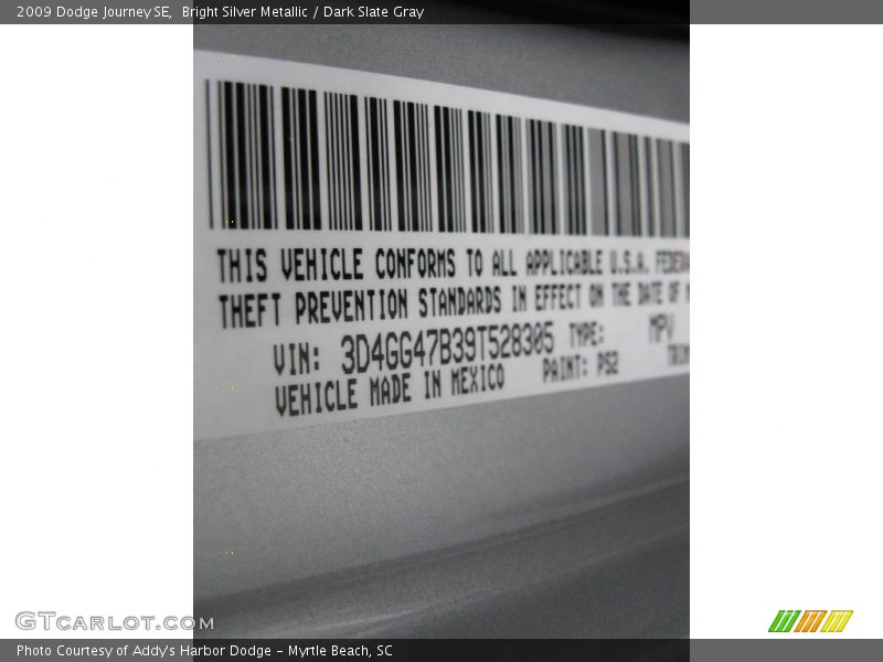 Bright Silver Metallic / Dark Slate Gray 2009 Dodge Journey SE