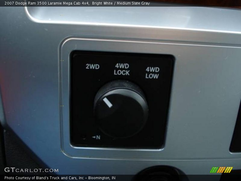 Bright White / Medium Slate Gray 2007 Dodge Ram 3500 Laramie Mega Cab 4x4