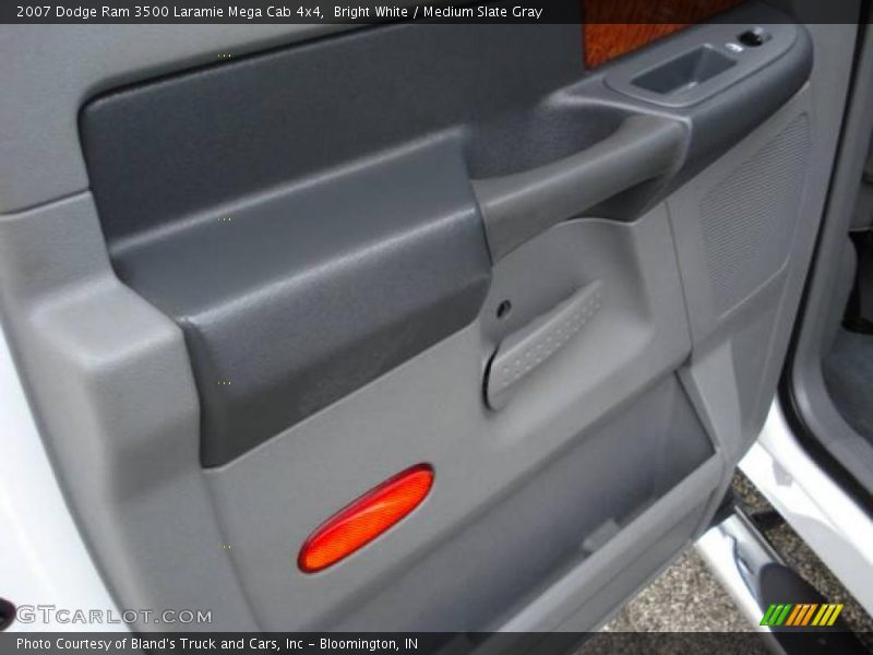 Bright White / Medium Slate Gray 2007 Dodge Ram 3500 Laramie Mega Cab 4x4