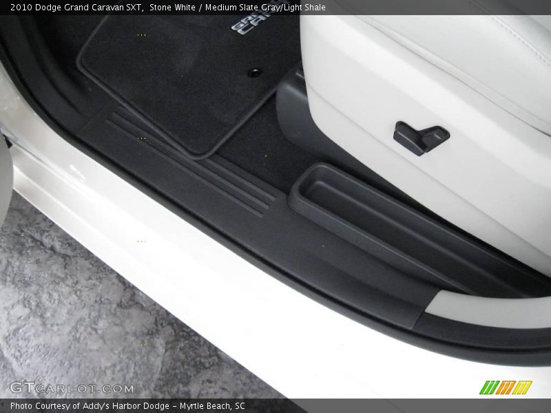 Stone White / Medium Slate Gray/Light Shale 2010 Dodge Grand Caravan SXT