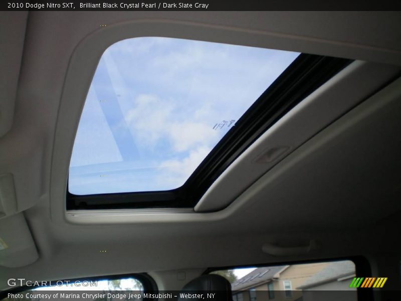 Brilliant Black Crystal Pearl / Dark Slate Gray 2010 Dodge Nitro SXT