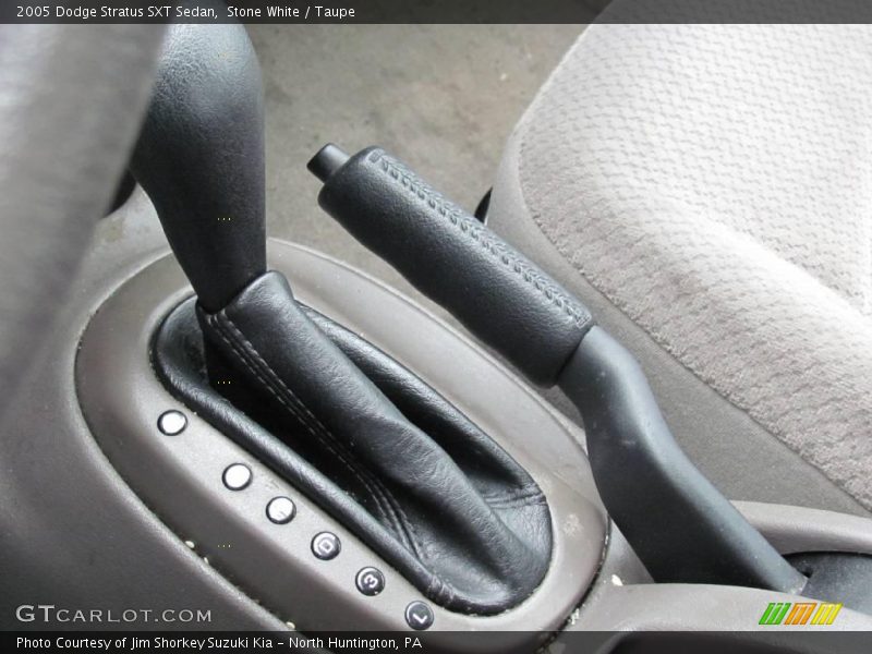 Stone White / Taupe 2005 Dodge Stratus SXT Sedan