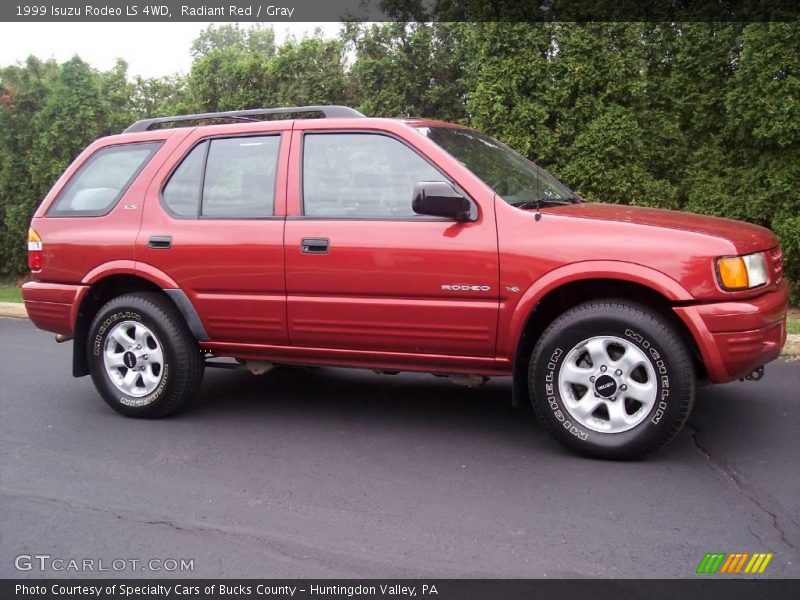 Radiant Red / Gray 1999 Isuzu Rodeo LS 4WD