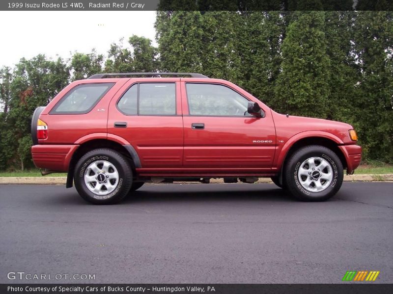 Radiant Red / Gray 1999 Isuzu Rodeo LS 4WD