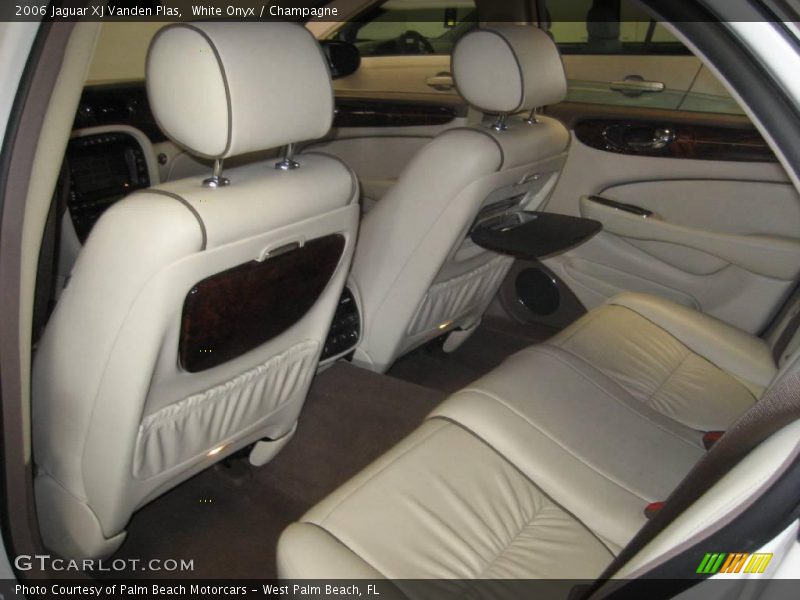 White Onyx / Champagne 2006 Jaguar XJ Vanden Plas