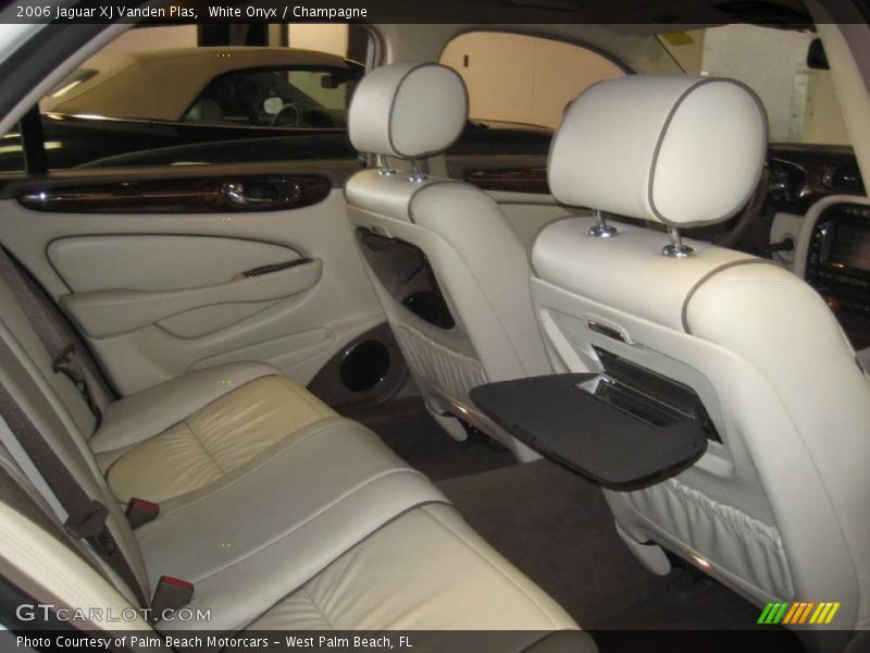 White Onyx / Champagne 2006 Jaguar XJ Vanden Plas