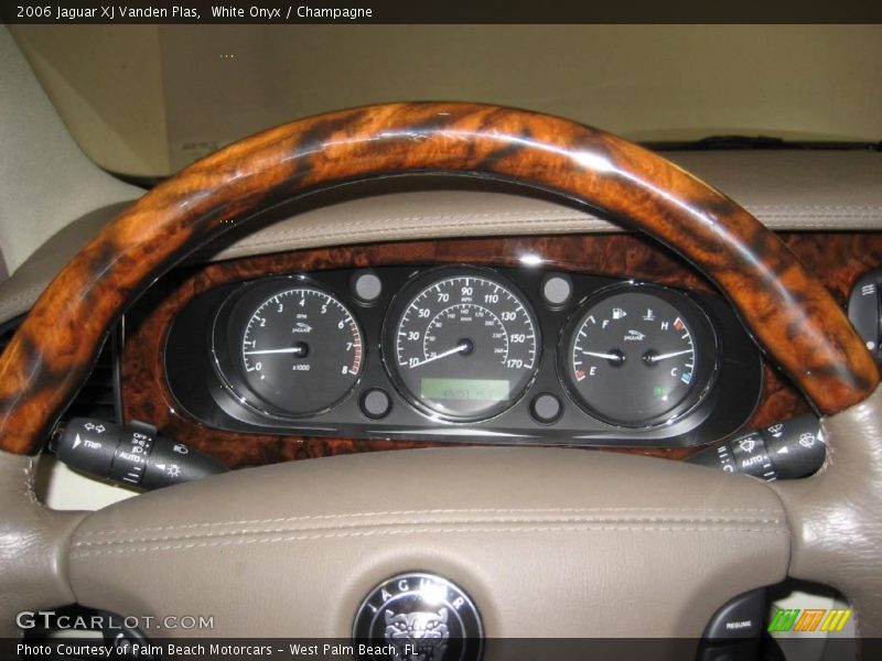 White Onyx / Champagne 2006 Jaguar XJ Vanden Plas