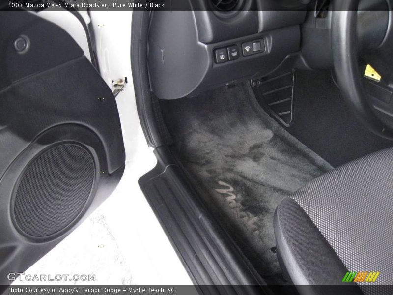 Pure White / Black 2003 Mazda MX-5 Miata Roadster