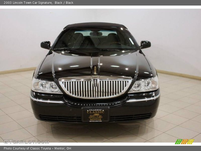 Black / Black 2003 Lincoln Town Car Signature