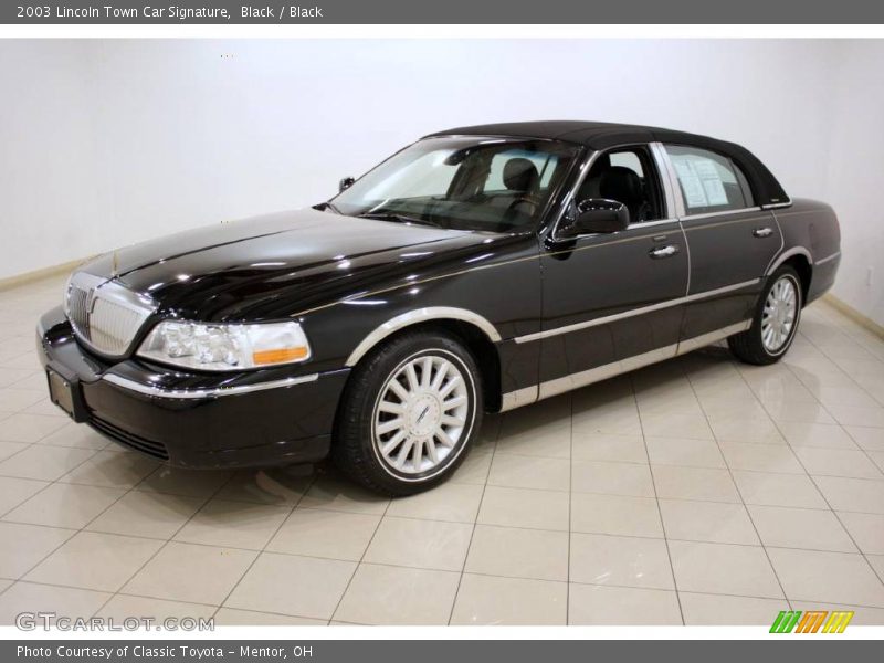 Black / Black 2003 Lincoln Town Car Signature