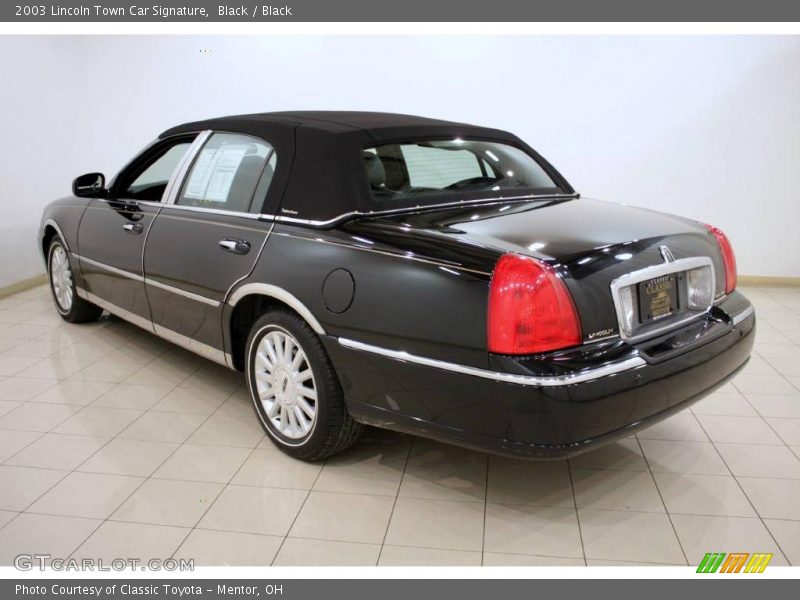 Black / Black 2003 Lincoln Town Car Signature