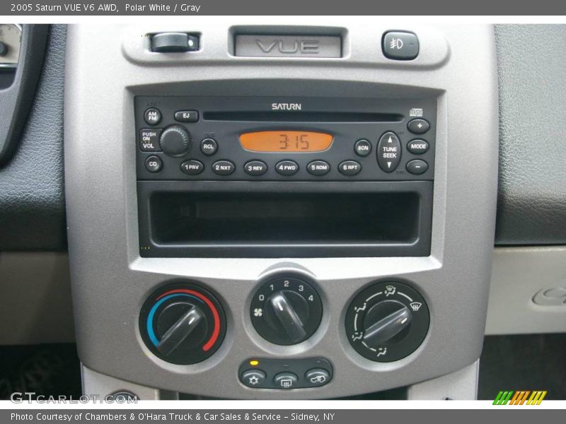 Polar White / Gray 2005 Saturn VUE V6 AWD