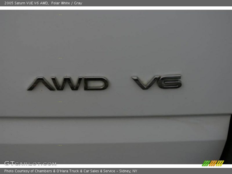 Polar White / Gray 2005 Saturn VUE V6 AWD