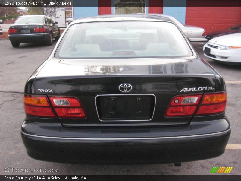 Black / Beige 1998 Toyota Avalon XL